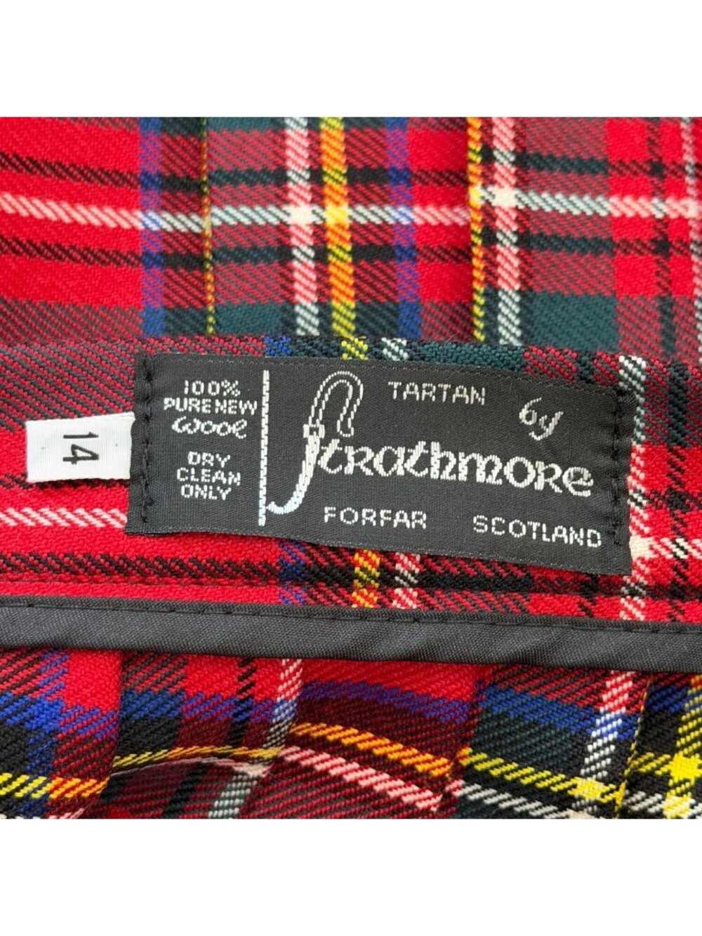 Strathmore Womens Size 14 Tartan Kilt Skirt Scotland Wool Red Plaid Pleated - Picture 3 of 5